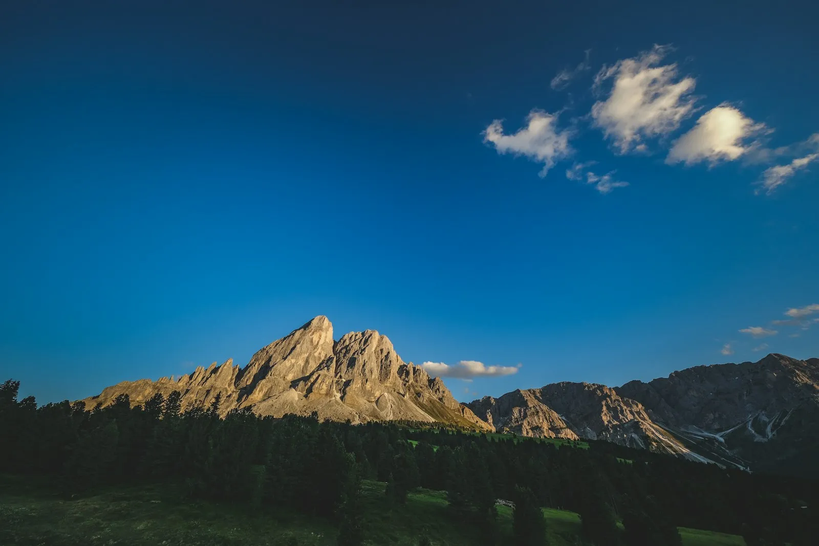 feature background image
